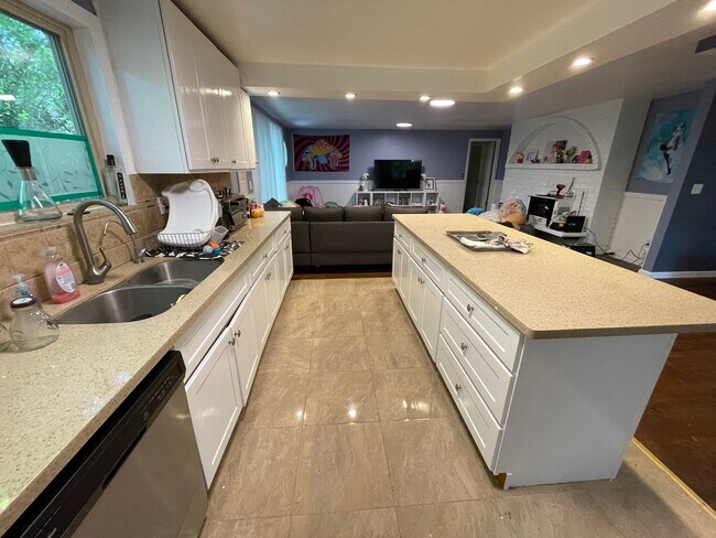 Building Photo - 5002 95th Ave W