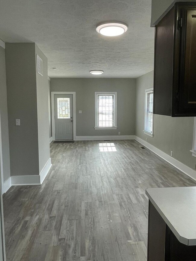 Building Photo - Charming 2-Bedroom Home with Full Basement