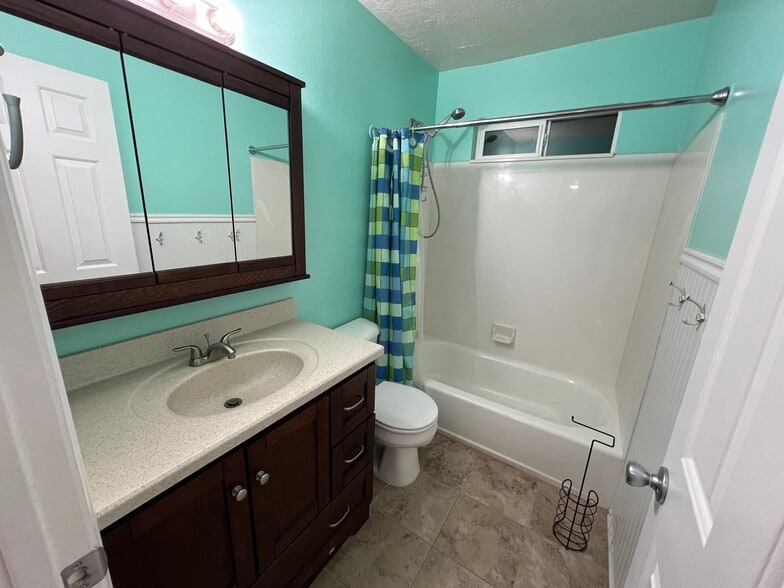 Building Photo - 3576 N Canary Way