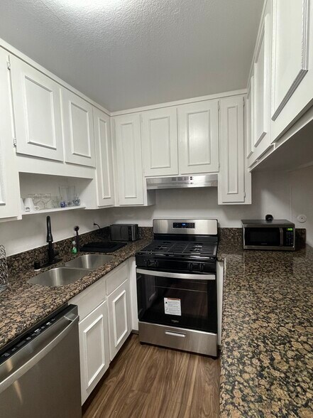 Building Photo - 25905 Narbonne Ave