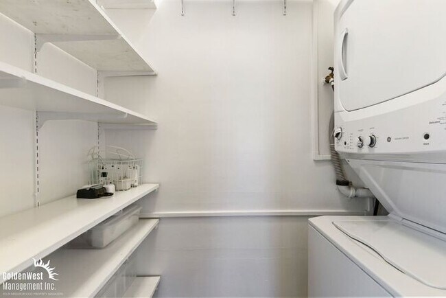 Building Photo - Charming 2Bdm 2Ba Home with Modern ADU in Uptown Phoenix!