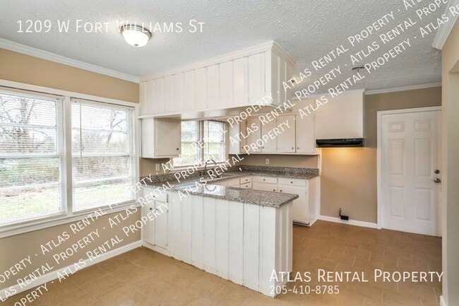 Building Photo - 1209 W Fort Williams St