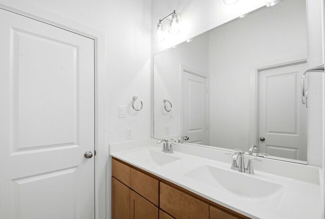 Building Photo - 14314 Olive Hbr Trl