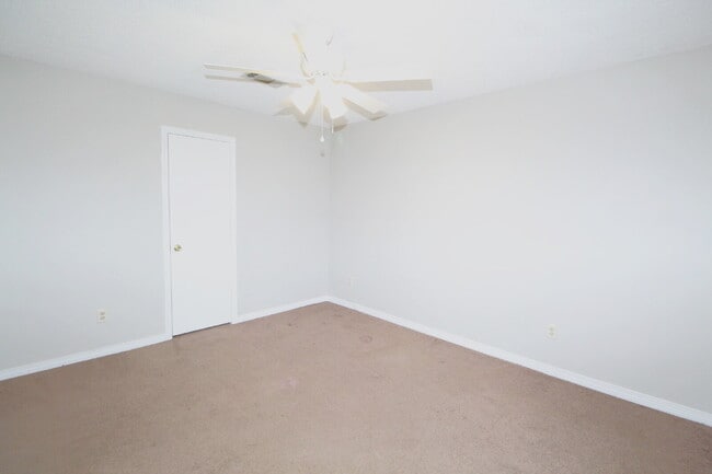 Building Photo - Available 8/15 – Charming 3BR/2BA Milton H...