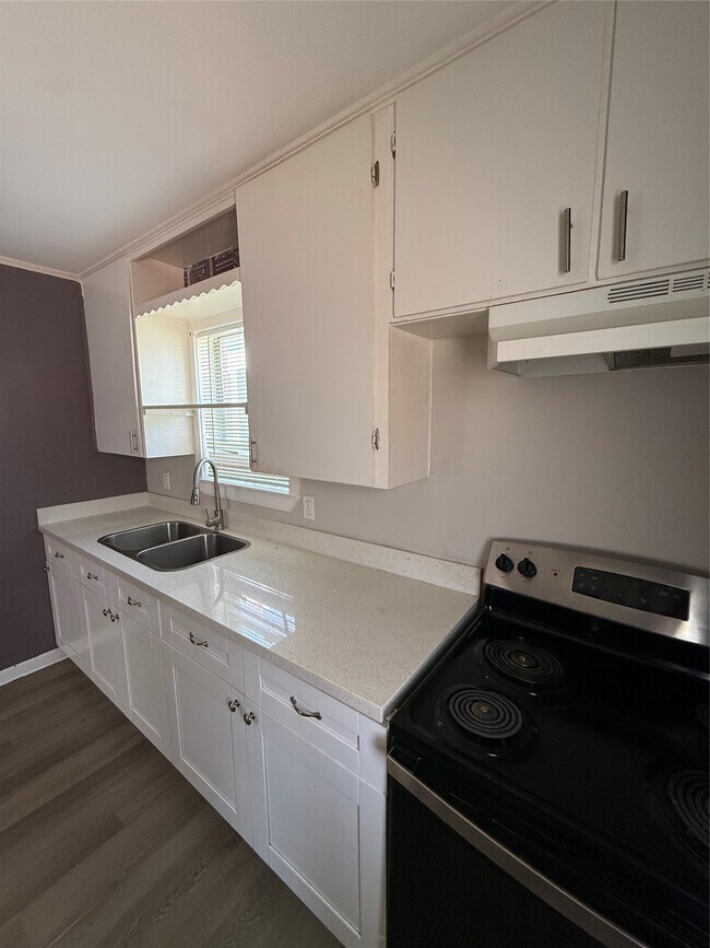 Building Photo - 1311 Malvern St