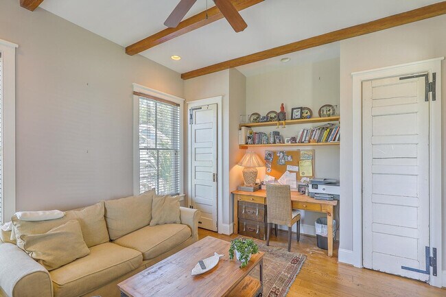 Building Photo - 1624 Diddy Dr