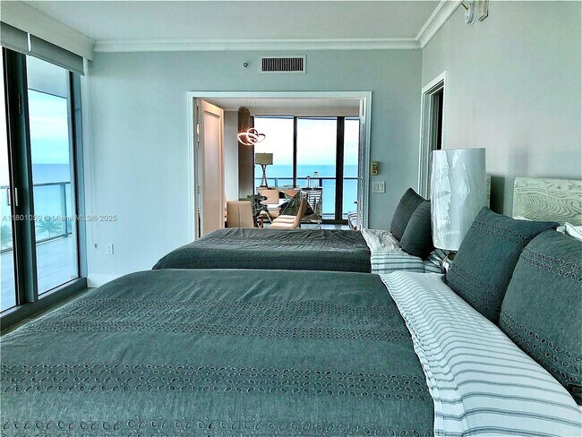 Building Photo - 3101 S Ocean Dr