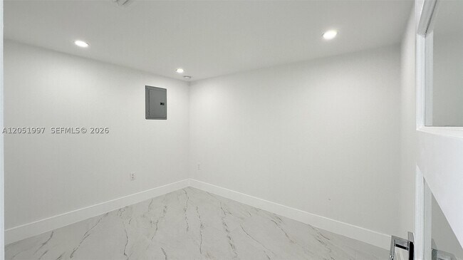 Building Photo - 18061 Biscayne Blvd
