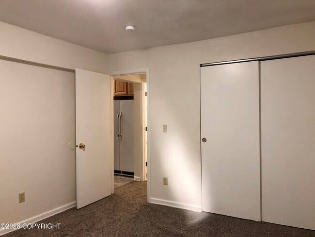 Building Photo - 3903 Iowa Dr