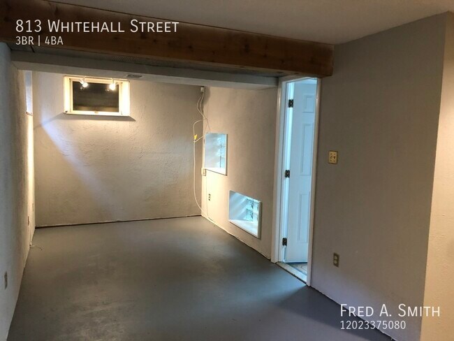 Building Photo - 813 Whitehall St