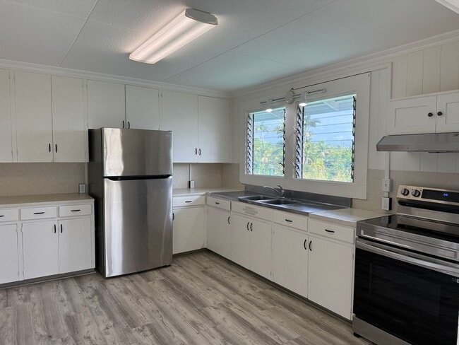 Building Photo - 5BR/1.5BA Home a short distance from Hilo!