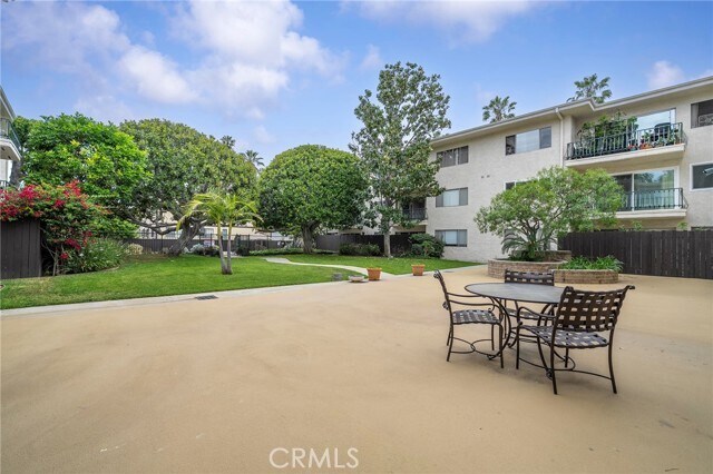 Building Photo - 420 S Madison Ave