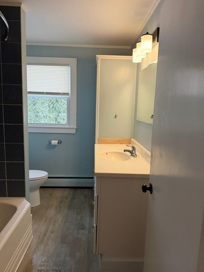 Building Photo - 53 Hennessey Ave