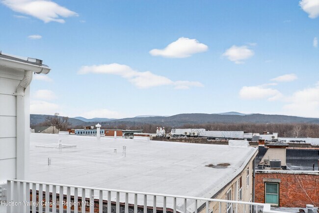 Building Photo - 316 Wall St