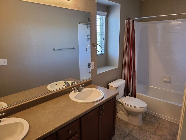 Building Photo - 5 bedroom single family home in Castle Rock.