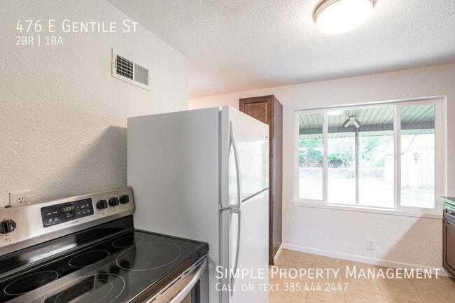 Building Photo - 476 E Gentile St