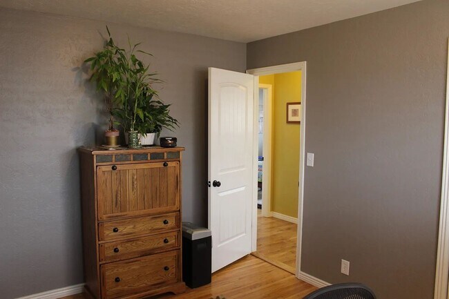 Building Photo - 5bed 4bath updated Ranch in Bear Valley