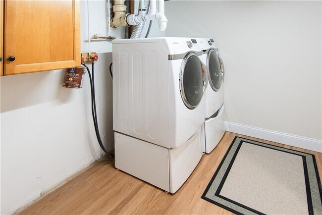 Building Photo - 5 Sherri Ln