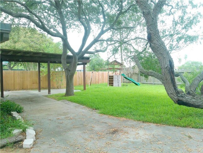 Building Photo - 219 Purl Pl