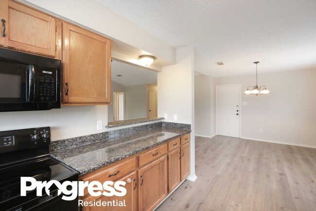 Building Photo - 7618 Creek Wood Dr