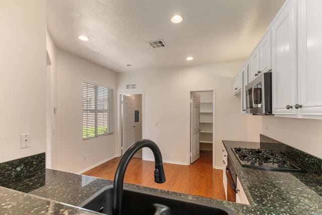 Building Photo - 633 Sumner Way