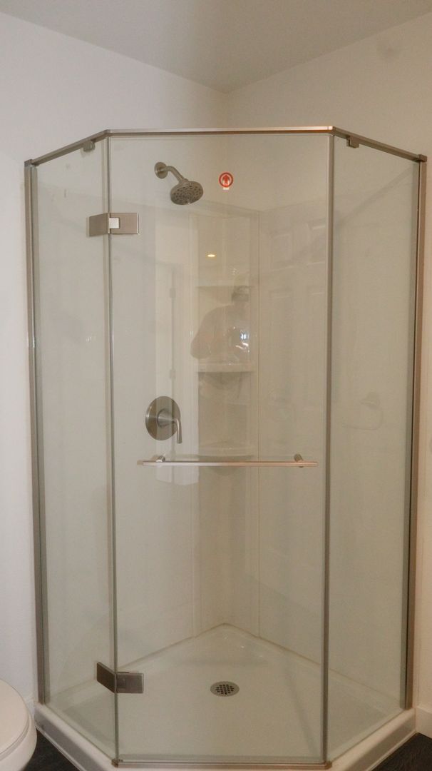 Building Photo - Private 1BR w/ Parking & Patio – Prime Location.