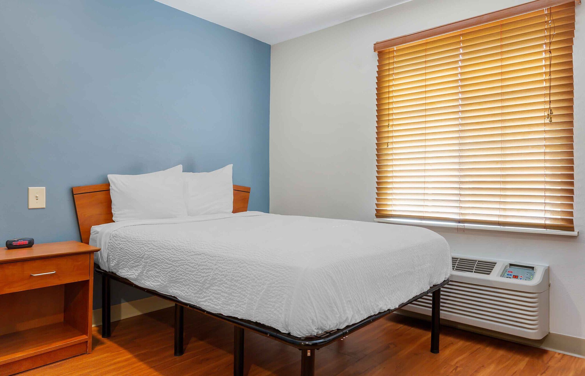 Building Photo - Furnished Studio-Fayetteville - West
