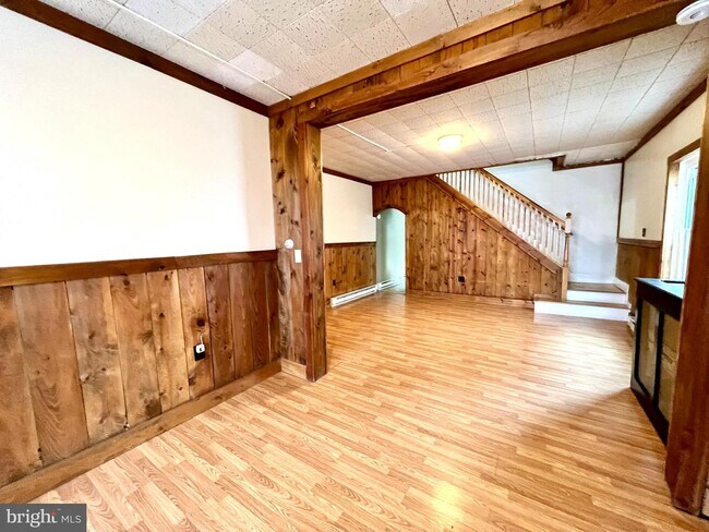 Building Photo - 145 N Nice St