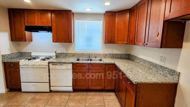Building Photo - 6051 Vista De Oro