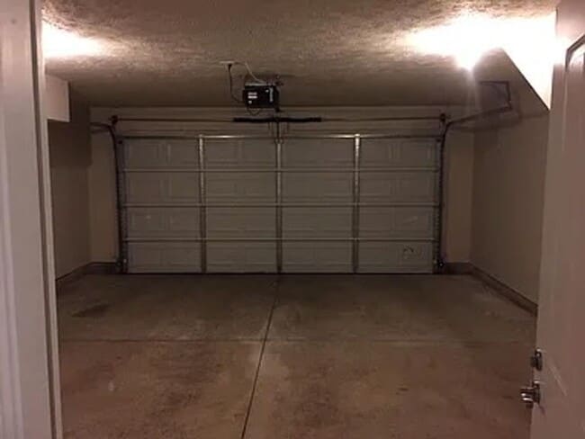 Building Photo - Gorgeous condo for rent