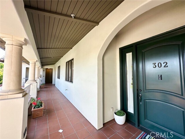 Building Photo - 108 S El Molino Ave