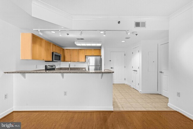 Building Photo - 777 7th St NW