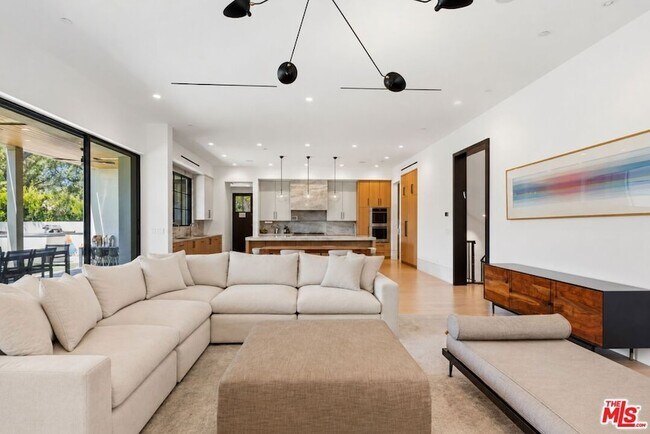 Building Photo - 9206 Monte Mar Dr