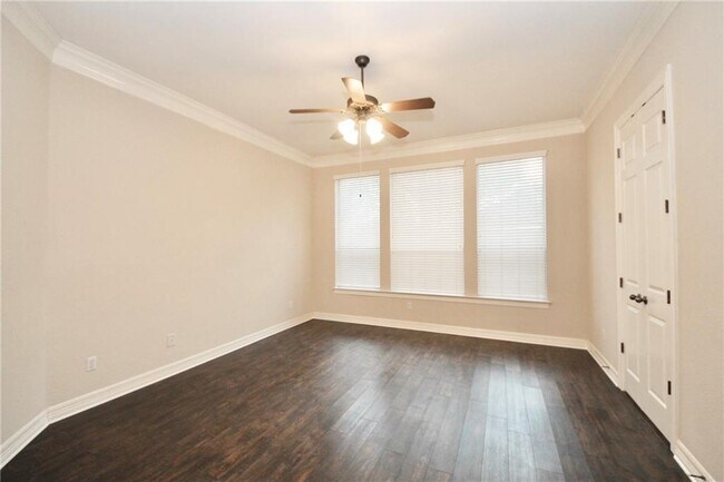 Building Photo - 11608 Spicewood Pkwy