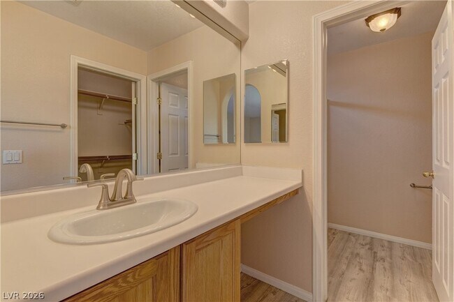 Building Photo - 5317 La Quinta Hills St