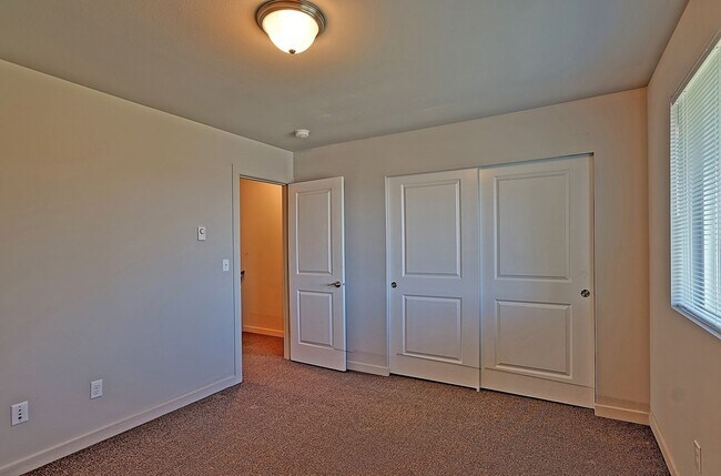 Building Photo - Available Now | Spacious 3BR Northlake Court Townhome with Garage & Private Balcony