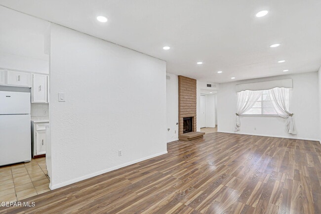 Building Photo - 3223 Isla Morada Dr