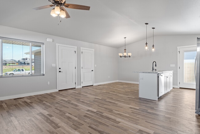 Building Photo - 405 Nighthawk Dr