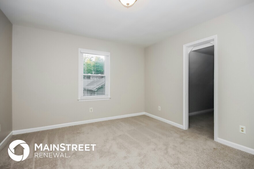 Building Photo - 919 Briarcliff Rd