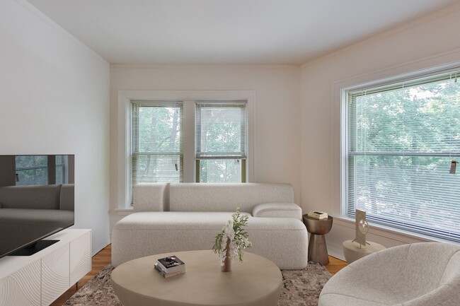 Bright Living Rooms - 5047-49 N. Central Park