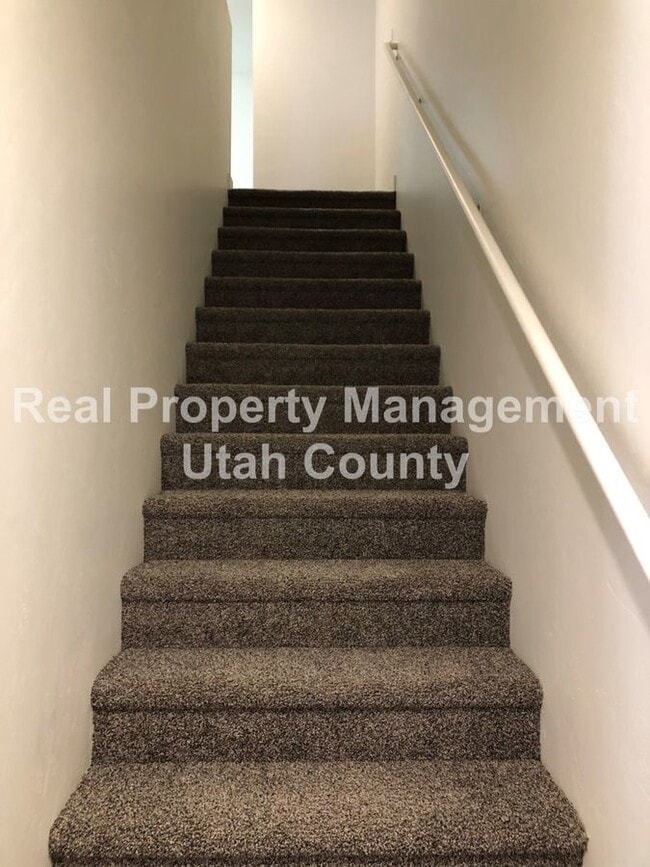 Building Photo - 8187 Broken Spoke Ln