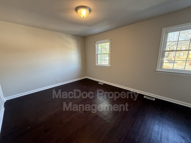 Building Photo - 534 Olde Greenwich Cir