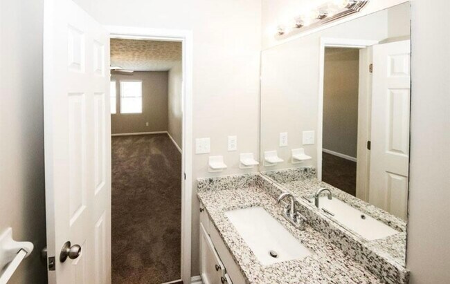 Building Photo - 1426 Riverline Trail