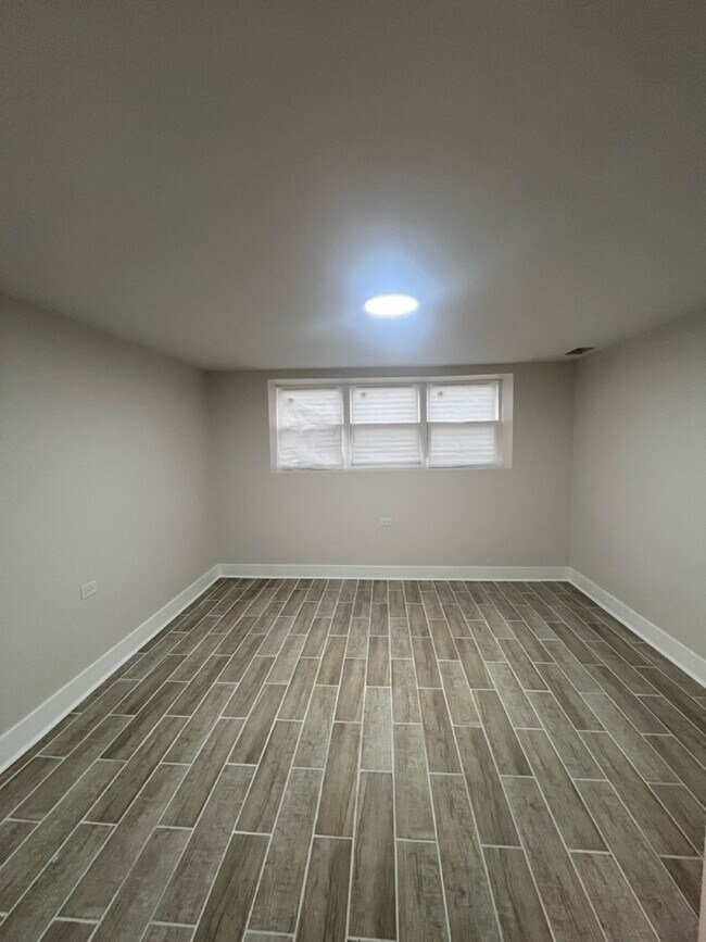 Building Photo - 1146 N Lawndale Ave