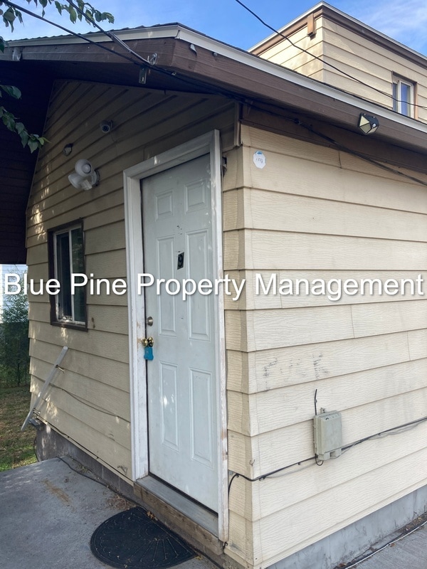 Building Photo - 440 Walnut St