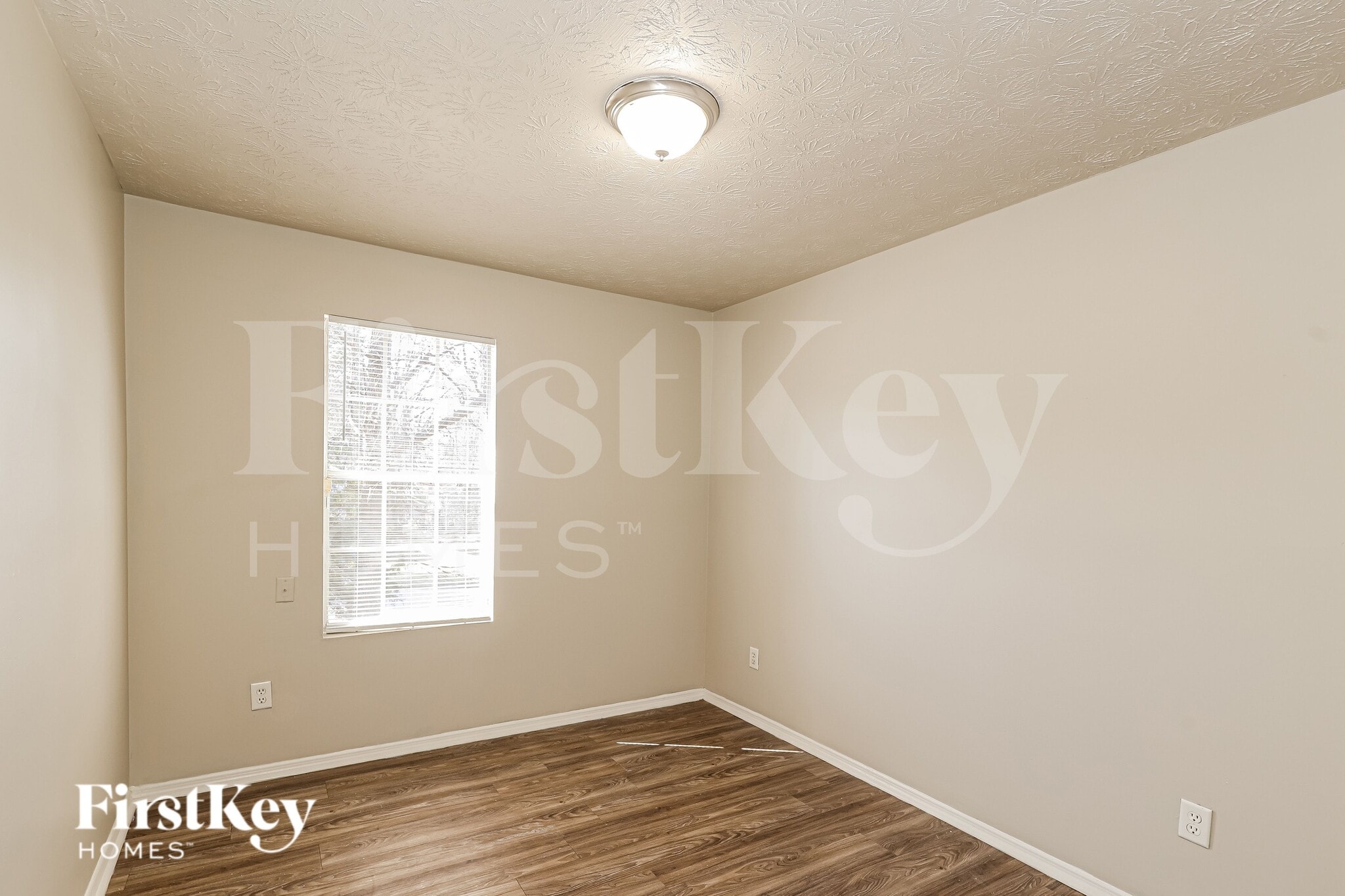 Building Photo - 6450 Peppermill Ln
