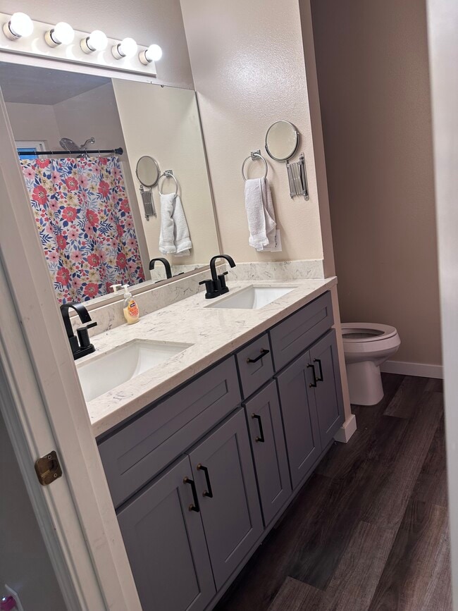 Building Photo - 8705 133rd St Ct E