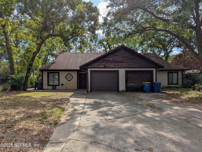 Primary Photo - 2171 Derringer Cir S