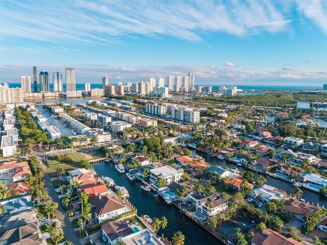 Building Photo - 3367 NE 168th St