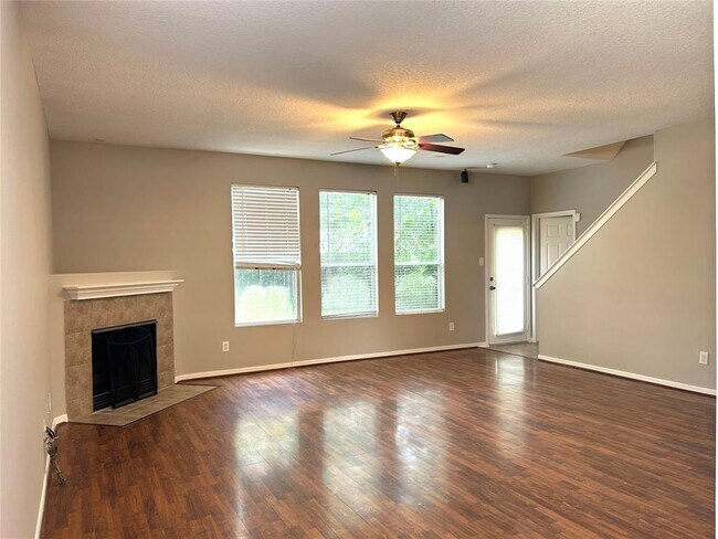 Building Photo - 18562 Carousel Creek Ct